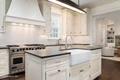 215 Milbank Avenue #E, Greenwich, CT 06830 - Photo 8