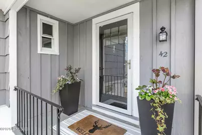 42 Nicholas Avenue, Greenwich, CT 06831 - Photo 2