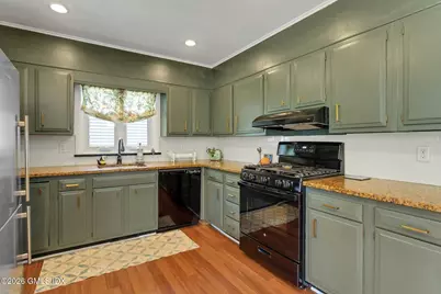 42 Nicholas Avenue, Greenwich, CT 06831 - Photo 6