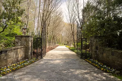 22 Partridge Hill Lane, Greenwich, CT 06831 - Photo 2