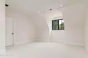 7 Parsonage Rd, Greenwich, CT 06830 - Photo 32