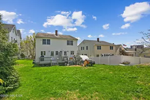 21 W Division St, Greenwich, CT 06830 - Photo 8