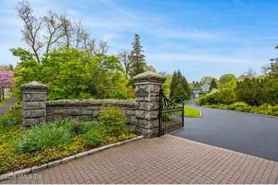 98 Byram Shore Road #Carriage House, Greenwich, CT 06830 - Photo 2