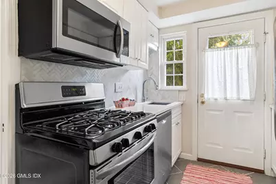 289 Bridge Street #289, Stamford, CT 06905 - Photo 6