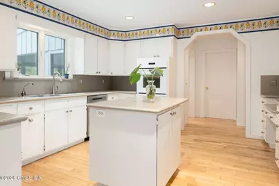 42 Stone Brook Lane, Greenwich, CT 06807 - Photo 20