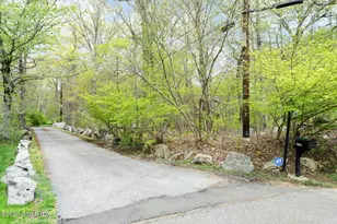 42 Stone Brook Ln, Greenwich, CT 06807 - Photo 6