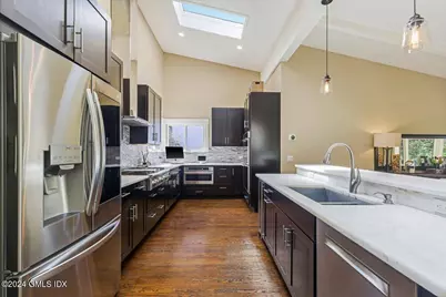 70 Gregory Road, Greenwich, CT 06807 - Photo 10