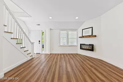 300 Bruce Park Avenue #B, Greenwich, CT 06830 - Photo 4
