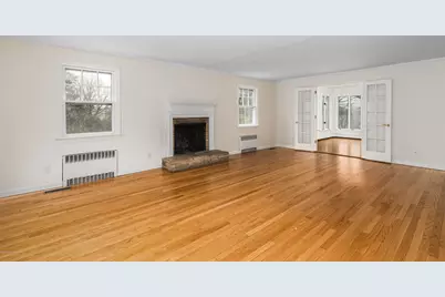 64 Wesskum Wood Road, Greenwich, CT 06878 - Photo 2
