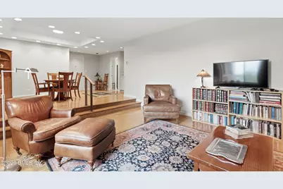40 W Elm Street #2M, Greenwich, CT 06830 - Photo 12