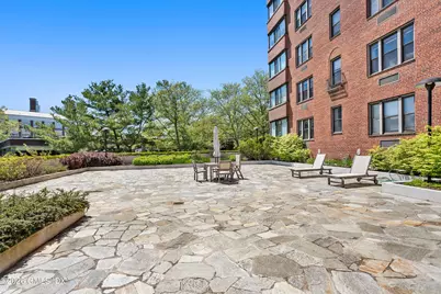 40 W Elm Street #2M, Greenwich, CT 06830 - Photo 24