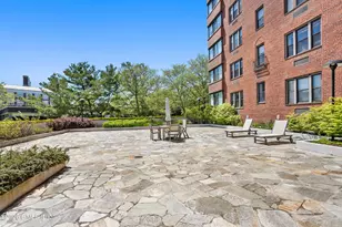 40 W Elm St, Greenwich, CT 06830 - Photo 24