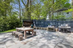 74 Long Meadow Rd, Greenwich, CT 06878 - Photo 28