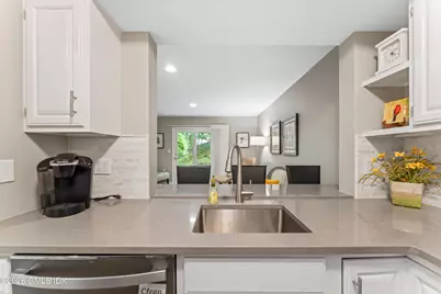351 Pemberwick Road #818, Greenwich, CT 06831 - Photo 6