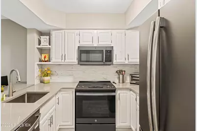 351 Pemberwick Road #818, Greenwich, CT 06831 - Photo 4