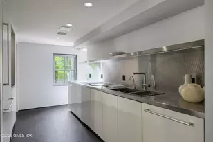 306 Round Hill Rd, Greenwich, CT 06831 - Photo 10