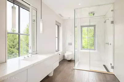 306 Round Hill Road, Greenwich, CT 06831 - Photo 20