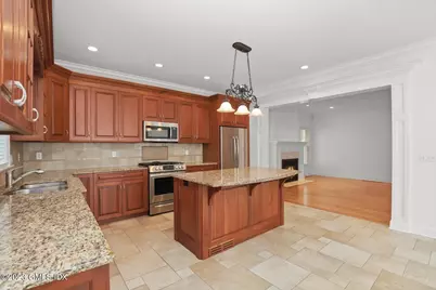 8 Rippowam Road #B, Greenwich, CT 06807 - Photo 10
