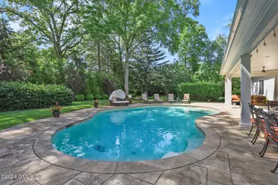 2 Loch Lane, Greenwich, CT 06830 - Photo 32