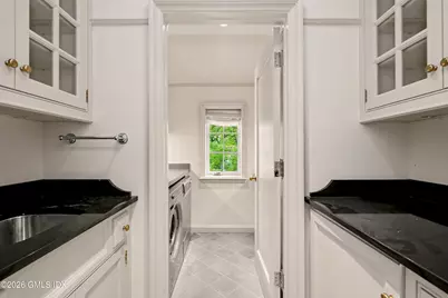 183 E Putnam Avenue #Carriage House, Greenwich, CT 06830 - Photo 26