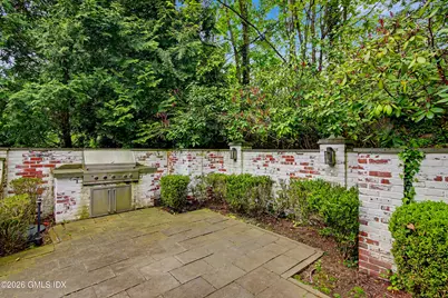 183 E Putnam Avenue #Carriage House, Greenwich, CT 06830 - Photo 18