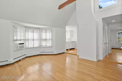 22 Grigg Street #2nd floor, Greenwich, CT 06830 - Photo 4