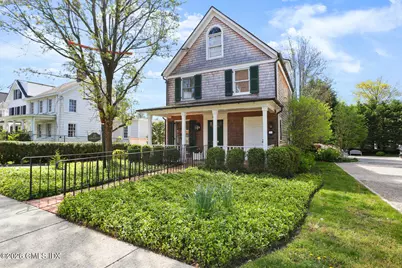 22 Grigg Street #2nd floor, Greenwich, CT 06830 - Photo 2