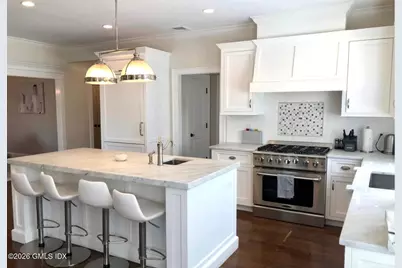 4 Wescott Court, Greenwich, CT 06878 - Photo 2
