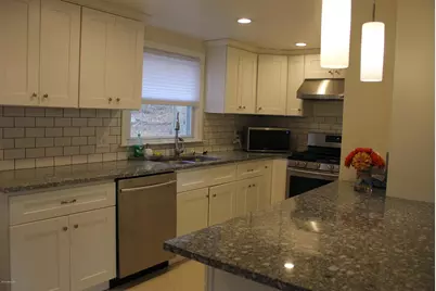 5 Wallasy Way, Greenwich, CT 06878 - Photo 8