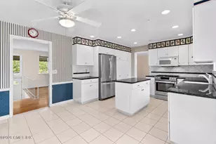 61 Angus Rd N, Greenwich, CT 06831 - Photo 6