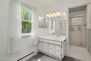 45 Carriage Dr Sout, Stamford, CT 06902 - Photo 20