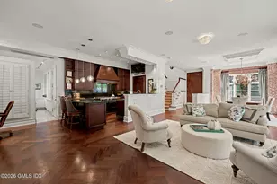 212 Milbank Ave, Greenwich, CT 06830 - Photo 10