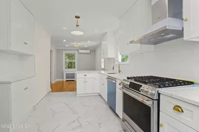 10 Macarthur Drive, Old Greenwich, CT 06870 - Photo 8