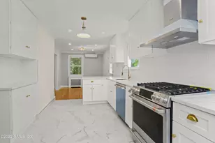 10 MacArthur Dr, Old Greenwich, CT 06870 - Photo 8