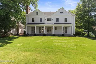 11 Hearthstone Dr, Greenwich, CT 06878 - Photo 2