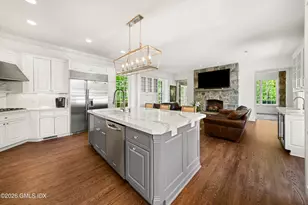 31 Sawmill Ln, Greenwich, CT 06830 - Photo 10