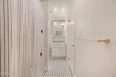 25 Center Drive, Old Greenwich, CT 06870 - Photo 16