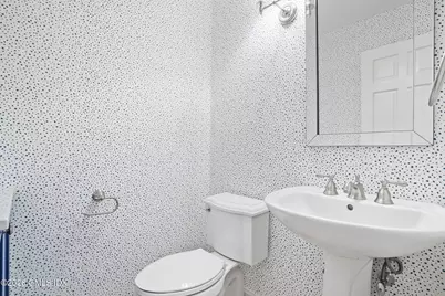 24 Decatur Street #2, Greenwich, CT 06807 - Photo 10