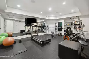16 Indian Point Ln, Greenwich, CT 06878 - Photo 32