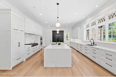 7 Loch Lane, Greenwich, CT 06830 - Photo 10