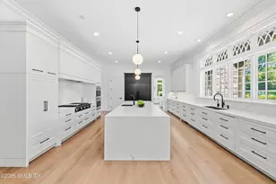 7 Loch Ln, Greenwich, CT 06830 - Photo 10