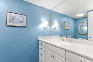 40 Ettl Ln, Greenwich, CT 06831 - Photo 4