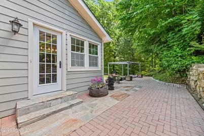 53 Hunt Terrace, Greenwich, CT 06831 - Photo 4