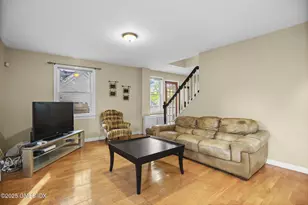6 Halsey Dr, Old Greenwich, CT 06870 - Photo 10