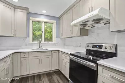 6 Halsey Drive, Old Greenwich, CT 06870 - Photo 8