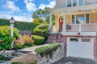 32 Reynolds Place #A, Greenwich, CT 06831 - Photo 2