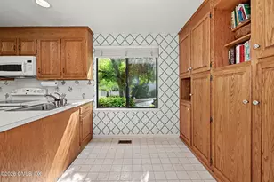 502 W Lyon Farm Dr, Greenwich, CT 06831 - Photo 8