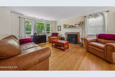 11 Stuart Drive, Old Greenwich, CT 06870 - Photo 4