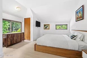 64 Wallacks Dr, Stamford, CT 06902 - Photo 20
