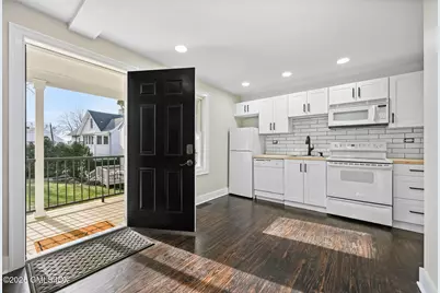 2 Sherman Avenue #Cottage, Greenwich, CT 06830 - Photo 2